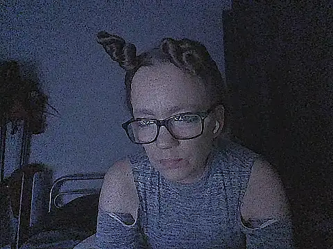 LizzieZ1975 online show from 05.09.26