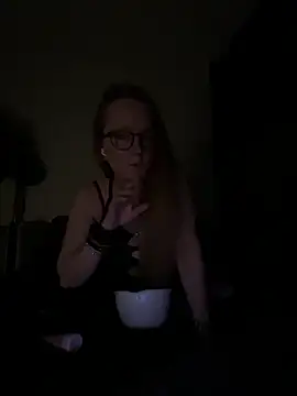 LizzieZ1975 online show from 05.16.26