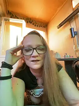 LizzieZ1975 online show from 05.22.26