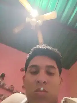 Snapshot of alee28728 chatting on 05.15.26 alee28728 online show from 05.15.26