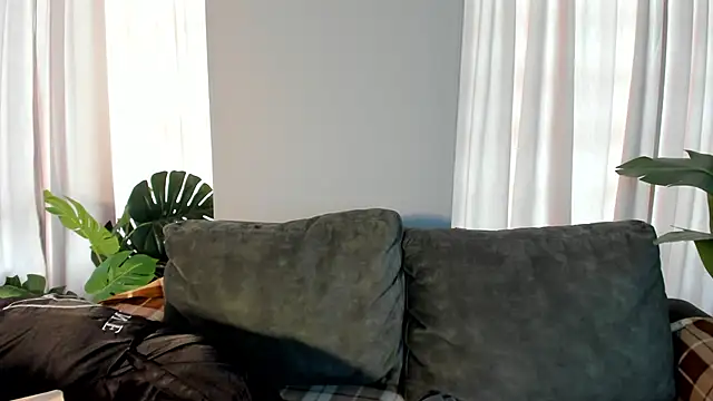  EmilyRouge  online show from 05.12.26