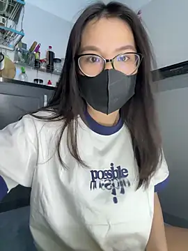 Snapshot of Evelyn9xzz chatting on 03.26.26 Evelyn9xzz online show from 03.26.26