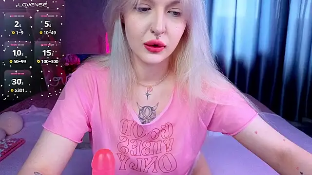 BlondieSummer online show from 07.26.26
