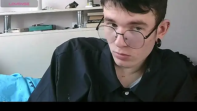Snapshot of Ernest_ice chatting on 05.04.26 Ernest ice online show from 05.04.26