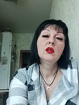 HelgaDennis online show from 04.28.26