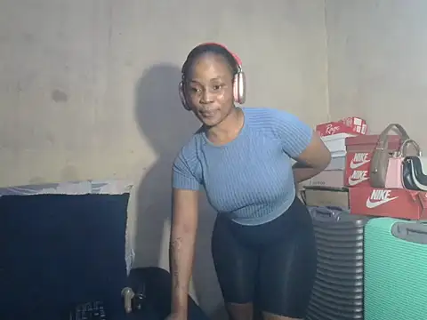 Snapshot of Lindabee200 chatting on 05.10.26 Lindabee200 online show from 05.10.26