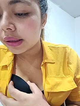 Snapshot of Yelii_ chatting on 06.08.26 Yelii online show from 06.08.26