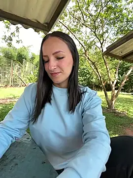 Silvia G online show from 04.22.26