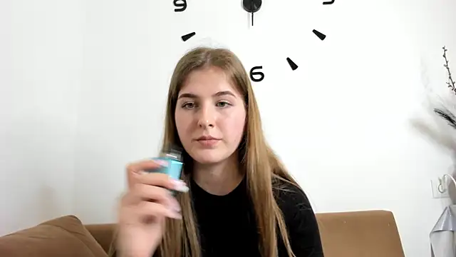 Snapshot of OhMyAlice chatting on 03.28.26 OhMyAlice online show from 03.28.26