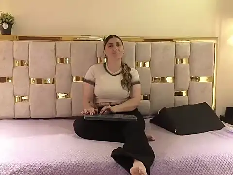 HELLEN MARK online show from 03.25.26