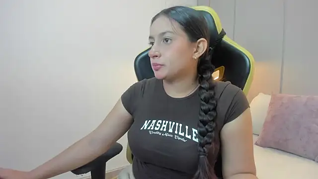kira relish online show from 04.25.26