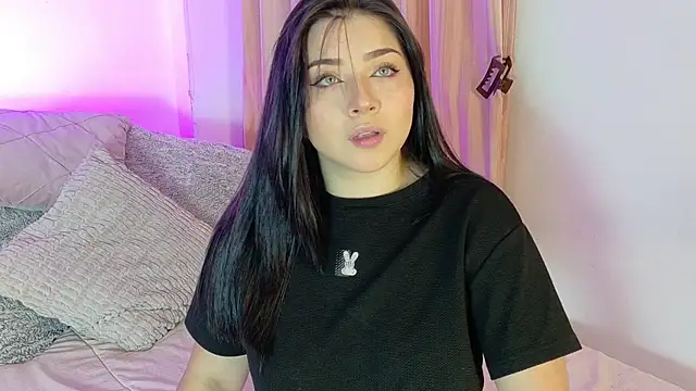 Snapshot of CamilaRougee chatting on 04.06.26 CamilaRougee online show from 04.06.26