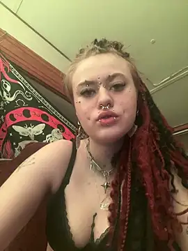 Snapshot of darlingvicuous chatting on 03.22.26 darlingvicuous online show from 03.22.26