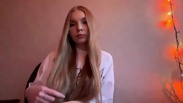 CarolineNine online show from 05.04.26