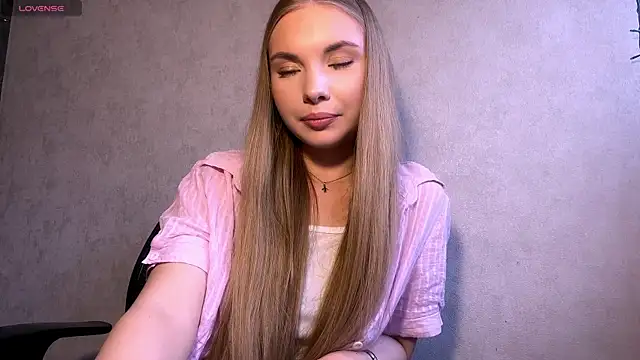 CarolineNine online show from 05.13.26