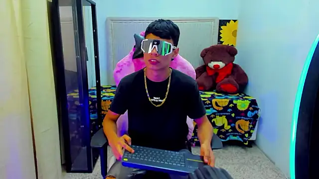 Dayron lee  online show from 03.22.26