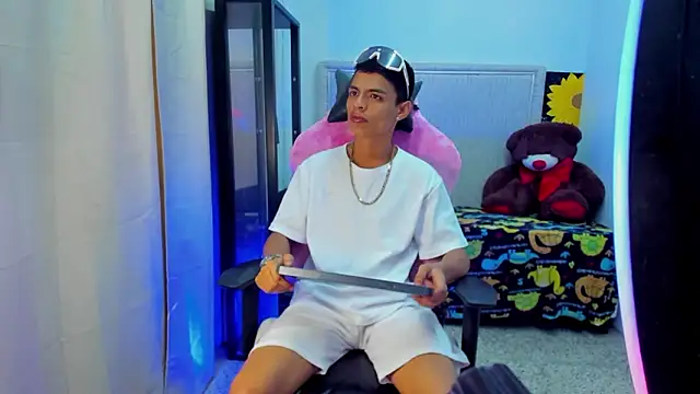 Dayron lee  online show from 03.23.26