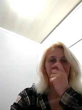 MiaLove183 online show from 04.20.26