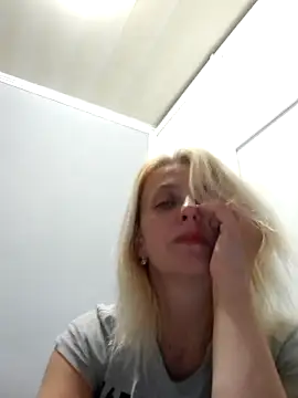 MiaLove183 online show from 07.10.26