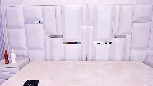 Snapshot of breenda01 chatting on 04.14.26 breenda01 online show from 04.14.26