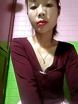 AmyLinee01 online show from 04.17.26