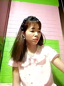 Snapshot of AmyLinee01 chatting on 05.13.26 AmyLinee01 online show from 05.13.26