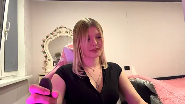 SweettAnny online show from 05.17.26