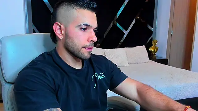 Snapshot of Raytorres chatting on 07.10.26 Raytorres online show from 07.10.26
