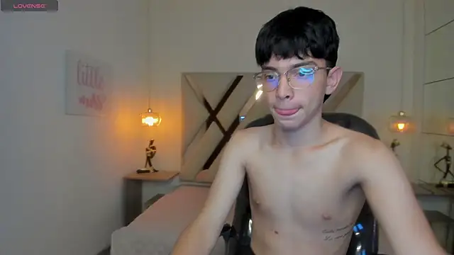 SantiTwinkyy online show from 03.30.26