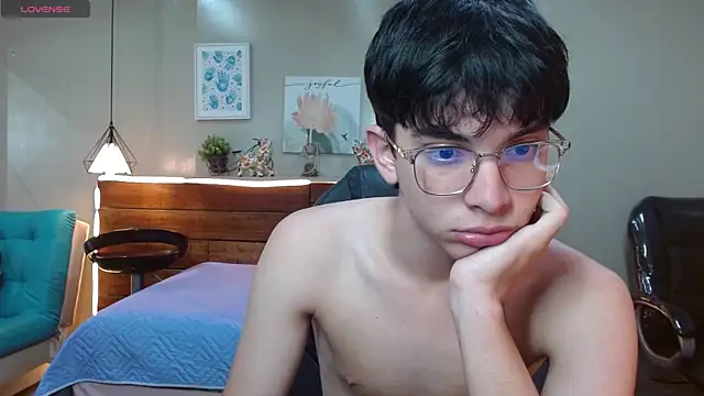 SantiTwinkyy online show from 04.14.26