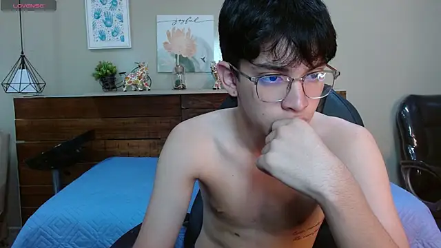 SantiTwinkyy online show from 04.16.26