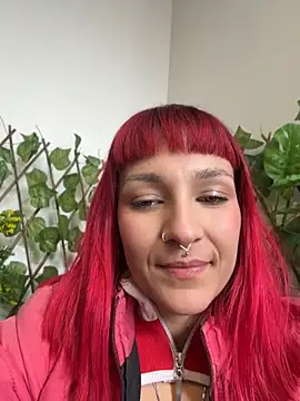 Snapshot of Amelie-RedHoney chatting on 06.07.26 Amelie-RedHoney online show from 06.07.26