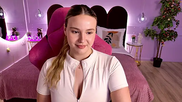 CharlotteAtwoood online show from 06.22.26