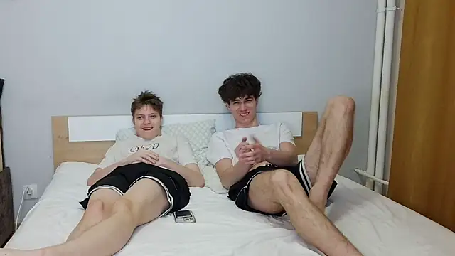 Snapshot of 1gay1straight chatting on 03.27.26 1gay1straight online show from 03.27.26