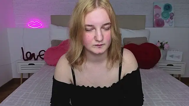 Snapshot of Angel_Ari chatting on 03.23.26 Angel Ari online show from 03.23.26