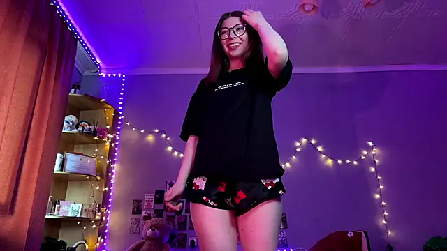 MoonRavelle online show from 04.29.26