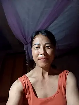 Snapshot of -Numin- chatting on 06.04.26 -Numin- online show from 06.04.26