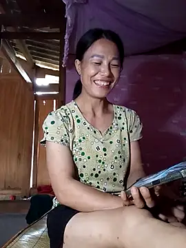 Snapshot of -Numin- chatting on 06.16.26 -Numin- online show from 06.16.26