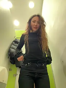 SaintSquirt online show from 04.22.26