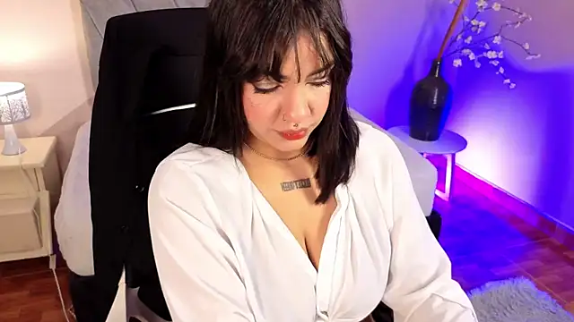 Snapshot of dania22_ chatting on 04.27.26 dania22 online show from 04.27.26