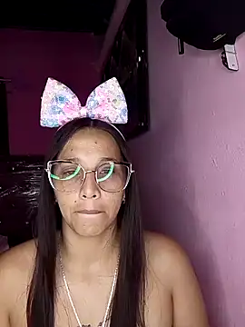 Snapshot of Arielybambi chatting on 03.24.26 Arielybambi online show from 03.24.26