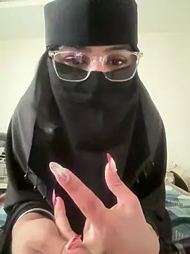 Snapshot of karandeep_kaur_isback chatting on 03.25.26 karandeep kaur isback online show from 03.25.26