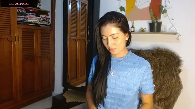 Snapshot of ivanna_dl chatting on 05.23.26 ivanna dl online show from 05.23.26