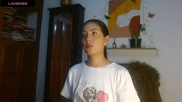 Snapshot of ivanna_dl chatting on 05.26.26 ivanna dl online show from 05.26.26