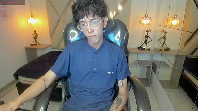 Snapshot of Dewon20_ chatting on 04.08.26 Dewon20 online show from 04.08.26