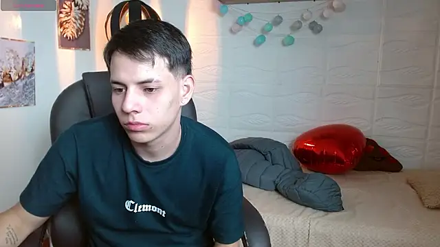 Snapshot of RoaSexi25 chatting on 03.26.26 RoaSexi25 online show from 03.26.26