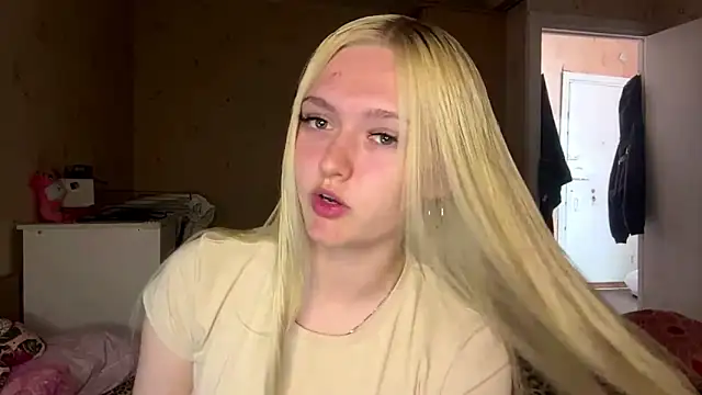 Sophia Blonde online show from 05.12.26