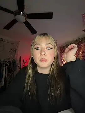 peachesncreamyy online show from 04.28.26