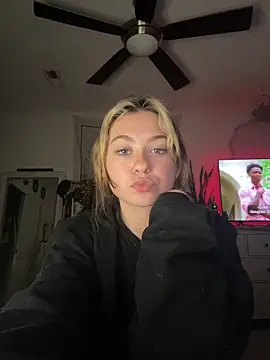 peachesncreamyy online show from 04.29.26