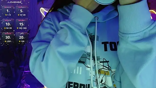 Tiiana tay online show from 04.27.26